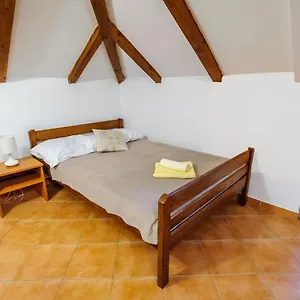  Bed & Breakfast & Lucie