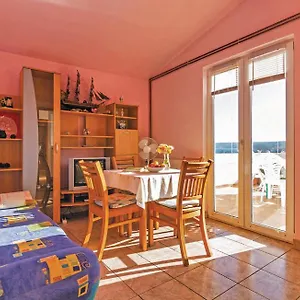 Apartament Zz, Posedarje